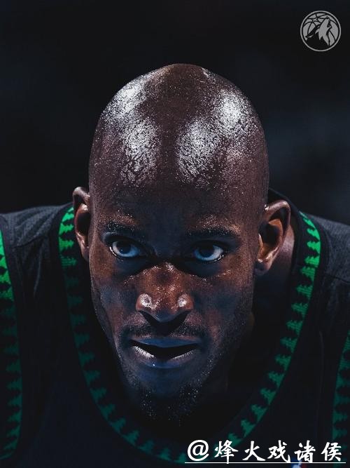 九年等待终于结束，森林狼宣布退役加内特21号球衣